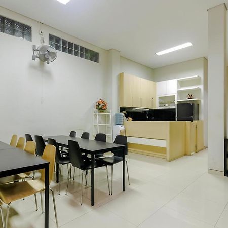 Reddoorz Near Samarinda Central Plaza Exterior photo
