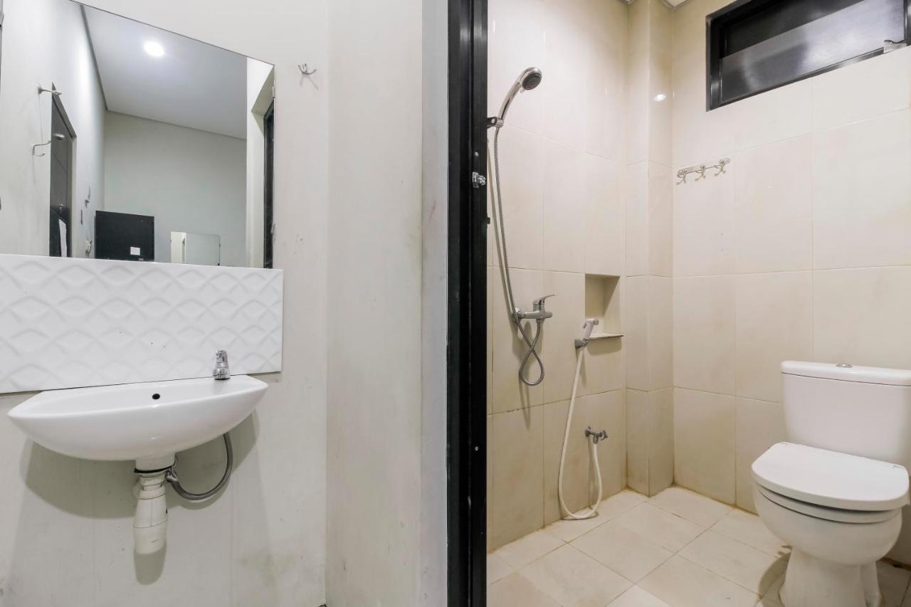 Reddoorz Near Samarinda Central Plaza Exterior photo